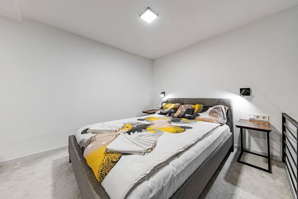 Chic Loft Bp: Industrial Gem Apartmán