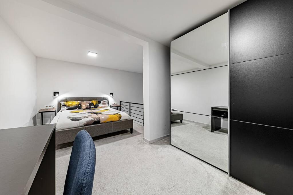 Chic Loft Bp: Industrial Gem * Budapešť